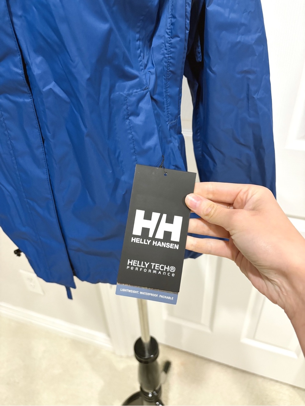 NWT HH Helly Hansen x EPIC Women’s Loke Waterproof Jacket Small - Picture 4 of 7